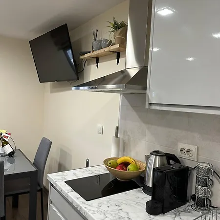 Zdravets 2, In The Heart Of The Old Lejlighed